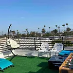 3Bd/3Ba Modern Hollywood Townhouse With Private Rooftop