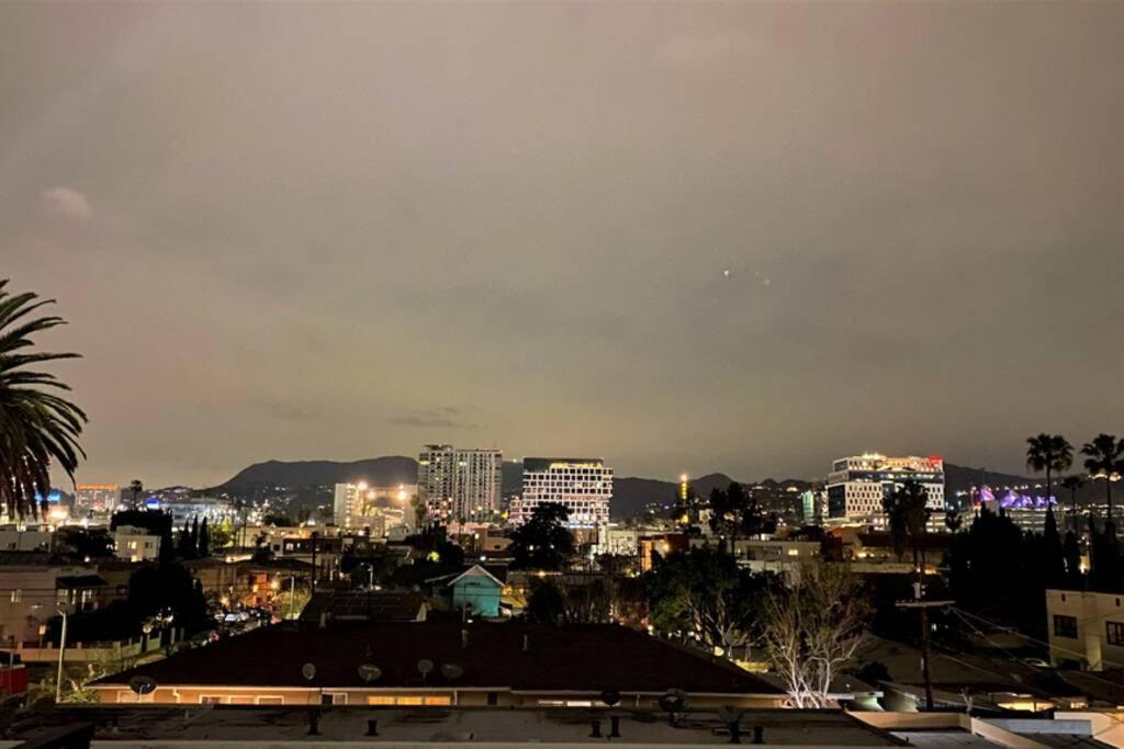 Сasa de vacaciones 3bd/3ba Modern Hollywood Townhouse With Private Rooftop Los Ángeles